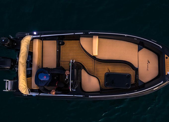Nireus Black Edition