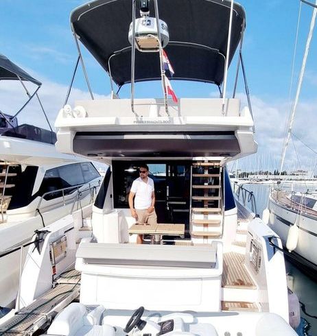 Ferretti 500