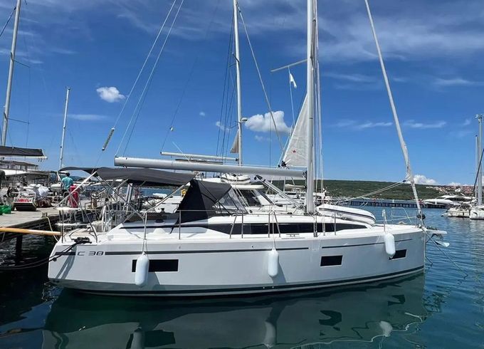 Bavaria C38
