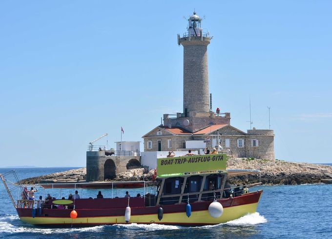 M/B Wooden boat