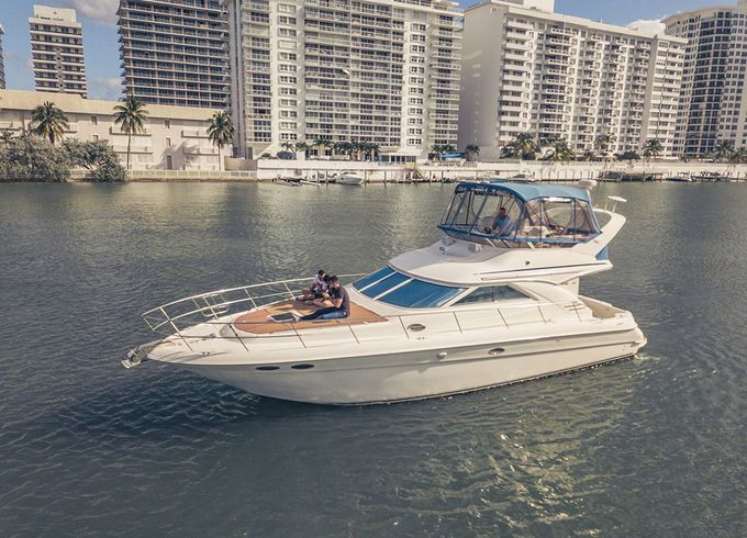 Sea Ray 44