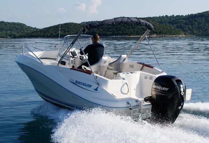 Quicksilver 635 Commander