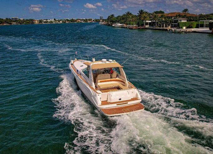Sea Ray 40 Express Cruiser