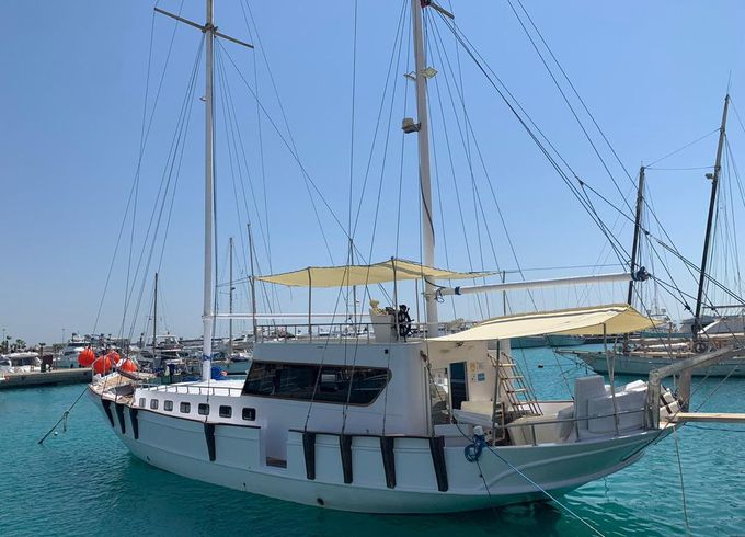 M/Y 46