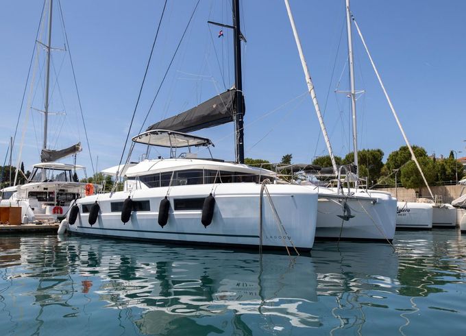 Lagoon 51