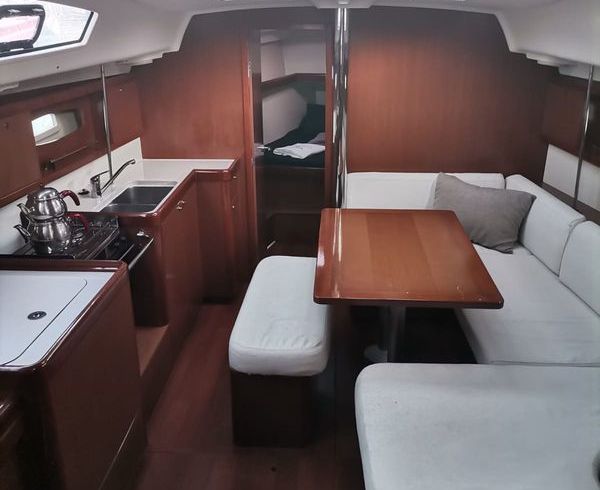 Beneteau Oceanis 40