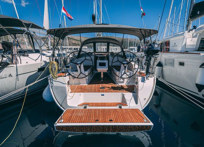 Bavaria Cruiser 37