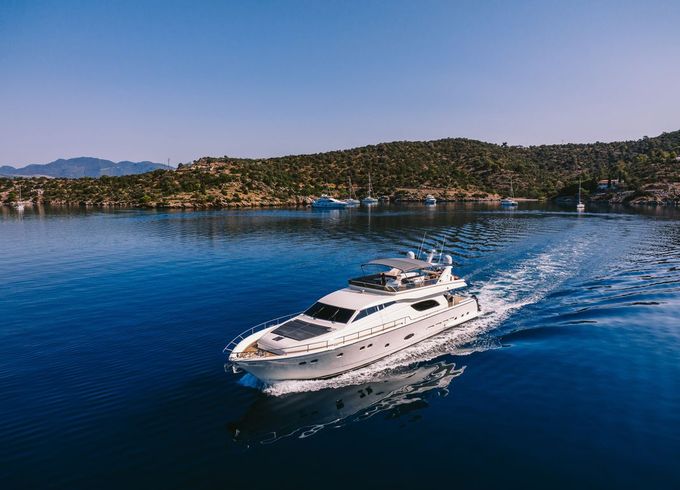 Ferretti 780