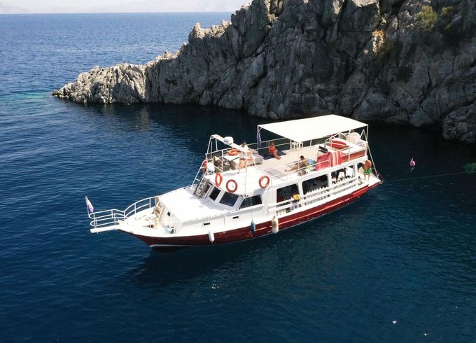 M/B Dive Boat