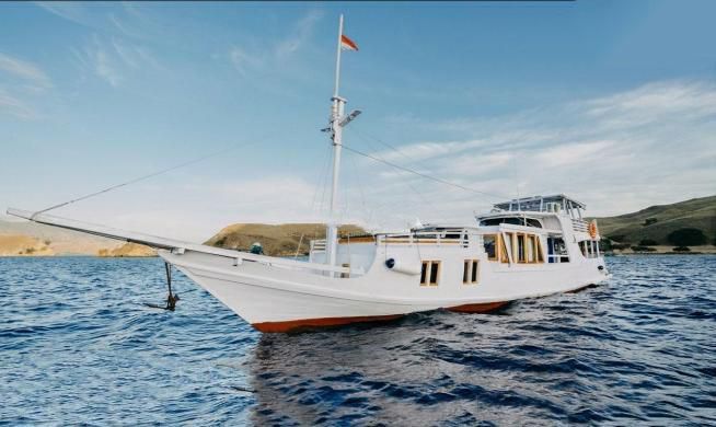 Custom yacht