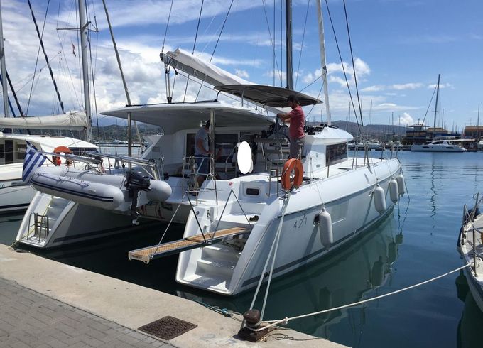 Lagoon 421