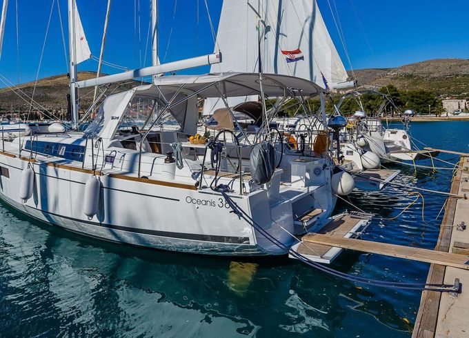 Beneteau Oceanis 38.1