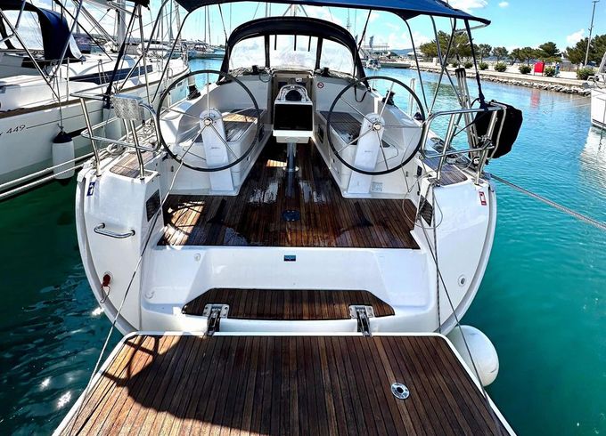 Bavaria Cruiser 37