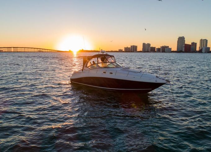 Sea Ray Sundancer 370 CC
