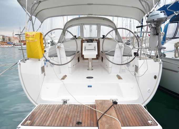 Bavaria Cruiser 37