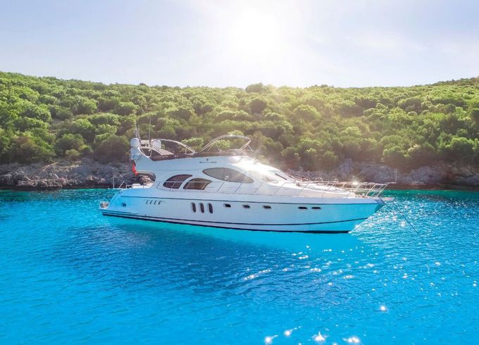 M/Y 72