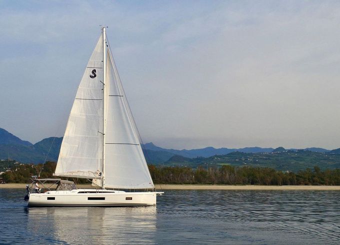 Beneteau Oceanis 51.1