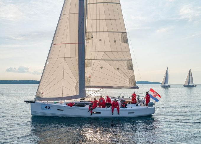 X-Yachts 4-3