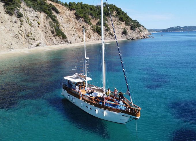 Ferretti Altura 422
