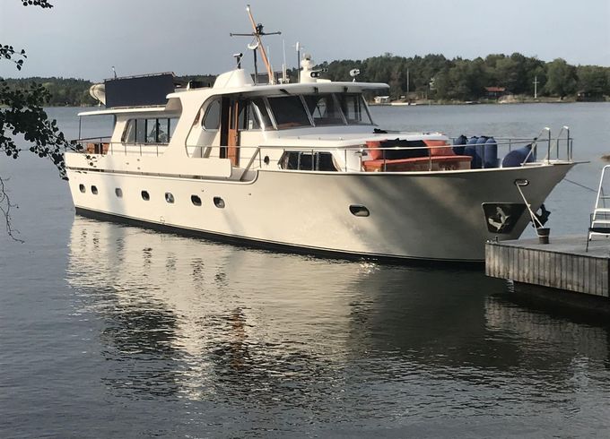 Benetti Benetti 76