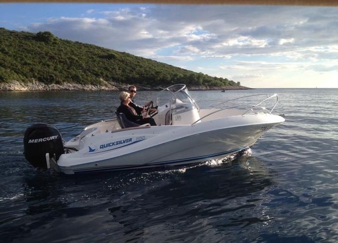 Quicksilver 555 Activ