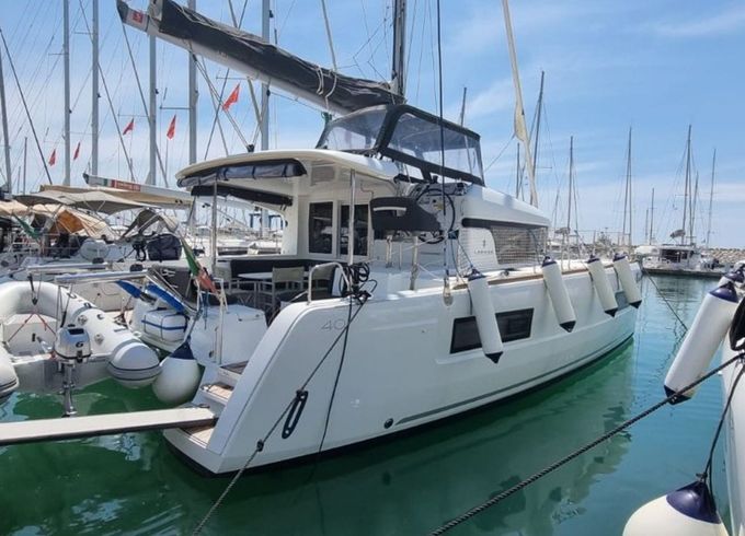 Lagoon 40