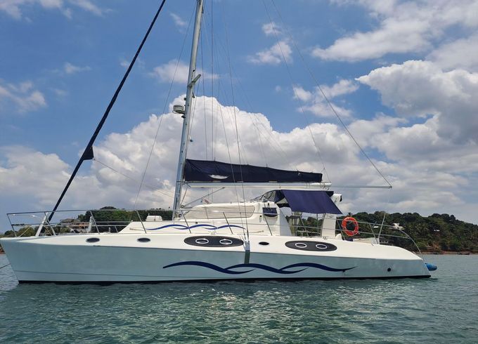 Royal Cape Catamarans Majestic 530