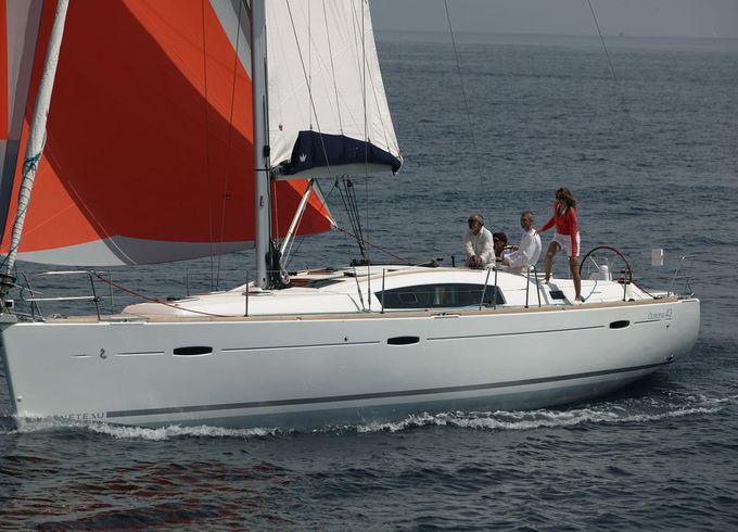 Beneteau Oceanis 43