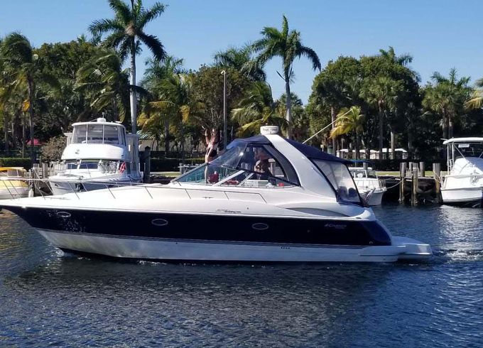 Cruisers Yachts 370
