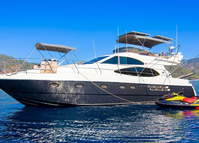 M/Y 52