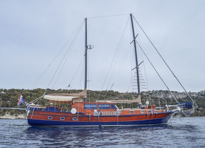 Custom gulet