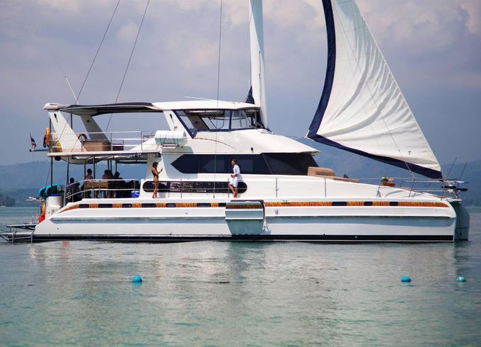 Catamaran 70