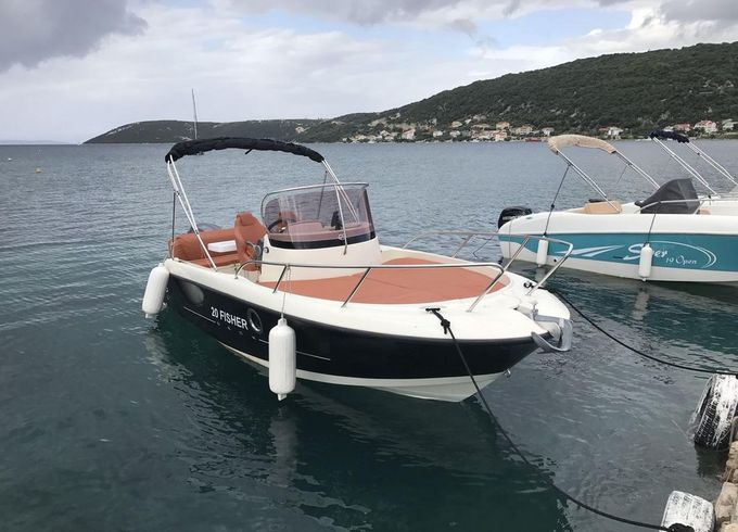 Aquamax Fisher 20 Deck