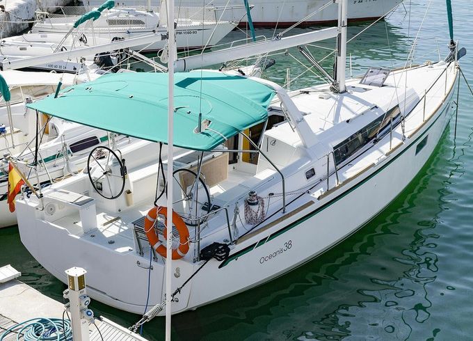 Beneteau Oceanis 38