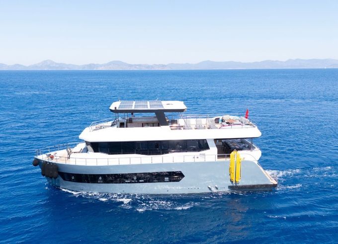 Motor yacht Custom Made