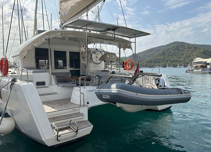 Lagoon 40