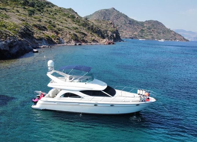 Maxum 52
