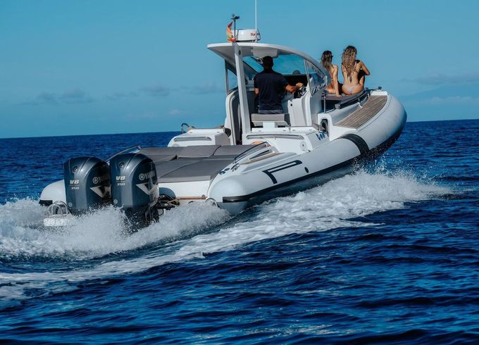 Pirelli Speedboats 1110