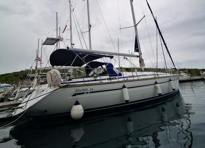 Bavaria 44