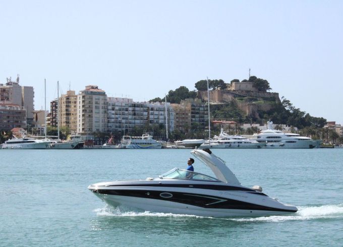 Crownline E255