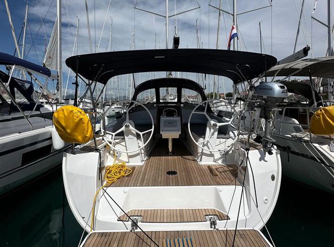 Bavaria Cruiser 37