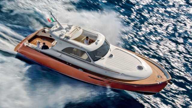 Mochi Craft Dolphin 44'