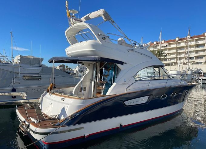 Beneteau Antares Flybridge 12