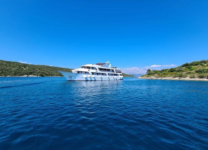 M/Y 125