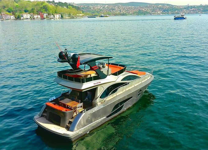 Custom Motoryacht