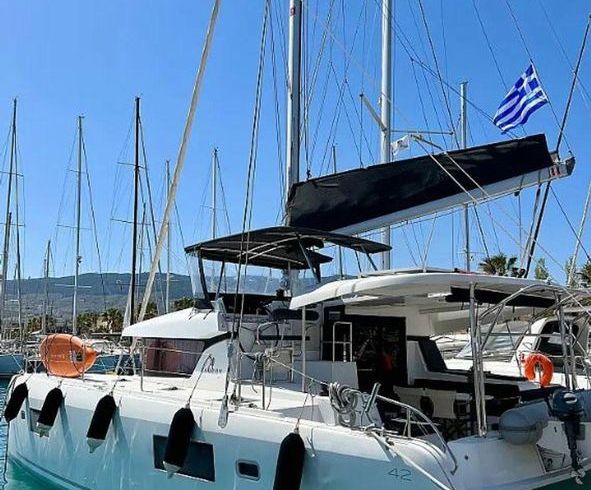 Lagoon 42