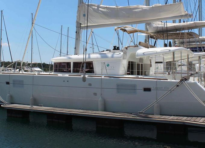 Lagoon 450 F