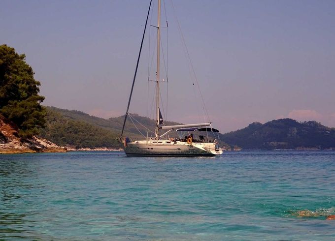Bavaria 44