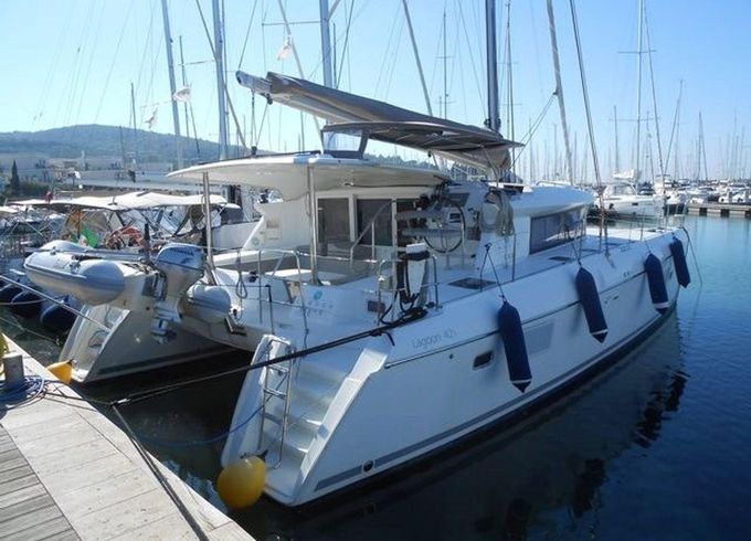 Lagoon 421
