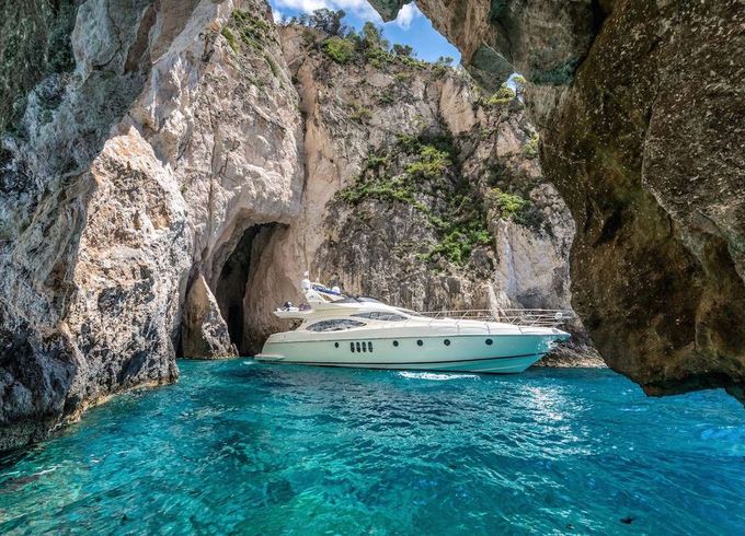 Azimut 68
